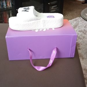 Yitty Pet Me Adjustable Velcro Platform Slides Size 9 Ivory